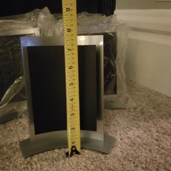 Display frames - Picture 2 of 5